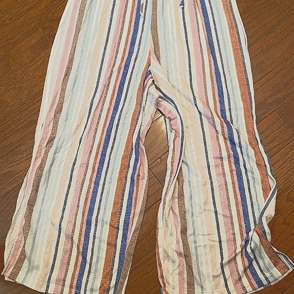 Xhiliration cropped jumpsuit - Picture 3 of 4